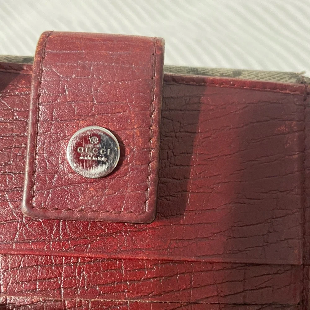 Gucci vintage brown wallet